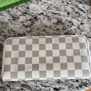 Boutique Damier Azur Wallet in Cream and Gray